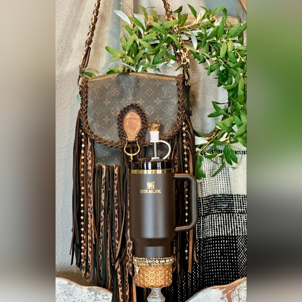Unlisted bags and wallets